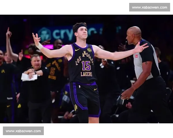 里夫斯:湖人是家!顶薪争议下的忠诚告白,球迷:他比拉塞尔更值得 里夫斯:湖人是家!顶薪争议下的忠诚告白,球迷:他比拉塞尔更值得